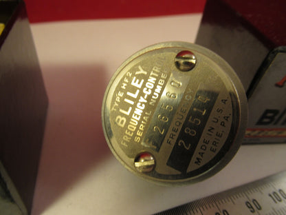 Vintage 1940's Quartz Crystal Bliley Electric Co. HF2 Frequency 28514 Kc +Box