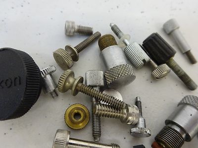 MIKROSKOP-TEILE LOT SCHRAUBEN KNÖPFE ETC WIE IST BIN#P4-B-49