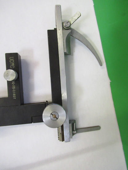 UNIVERSAL STAGE CLIPS XY WORKS FINE MICROSCOPE PART AS PICTURED T4-B-37