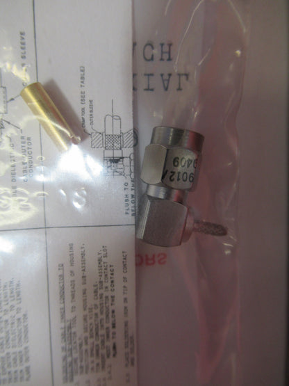Lot 2 Ea Amphenol Right Angle Connector M39012/56-3125 RF Coaxial