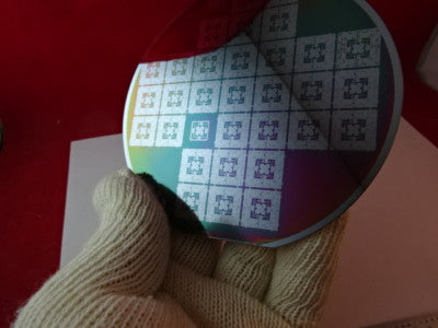 COLLECTABLE SEMICONDUCTOR WAFER SILICON WITH COMPONENTS NICE AS IS #83-A-24