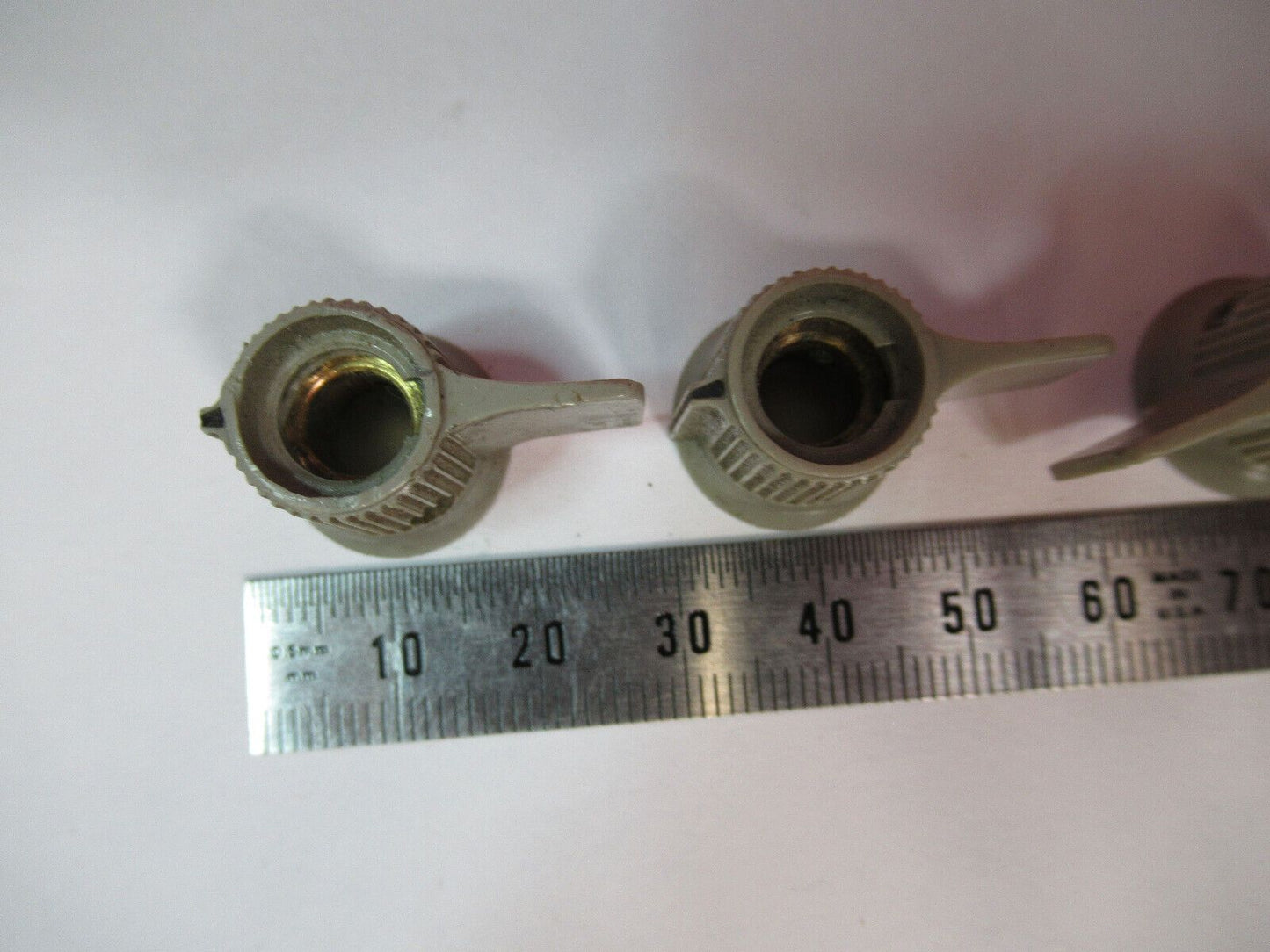 HP HEWLETT PACKARD SET OF PLASTIC KNOBS INSTRUMENT AS PICTURED Y6-B-15