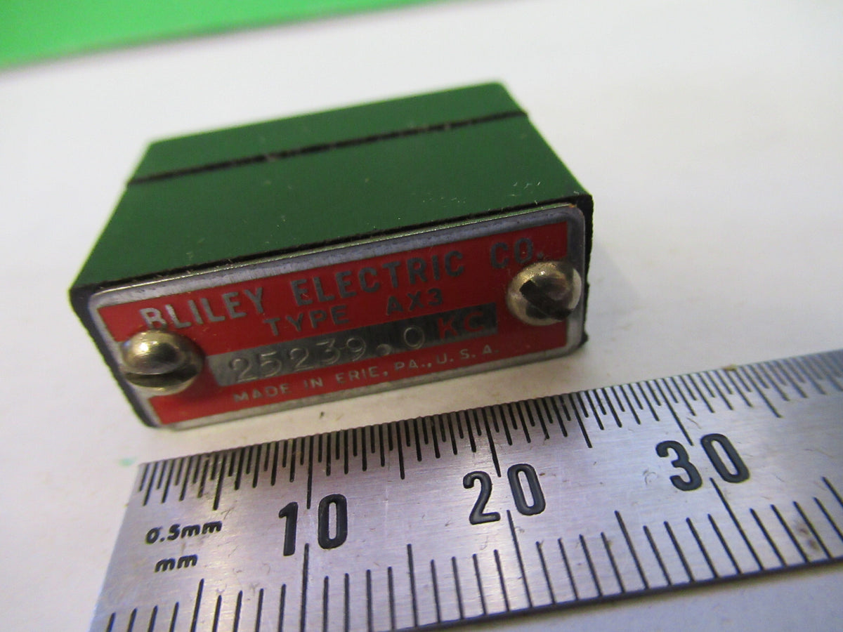 VINTAGE WWII BLILEY QUARTZ CRYSTAL AX2 25239.0 KC FREQUENCY RADIO AMATEUR S1-B33