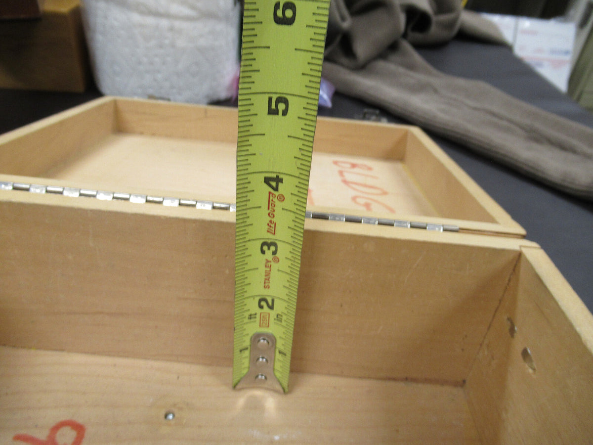 ANTIQUE EMPTY WOOD BOX MICROSCOPE PART AS PICTURED TE-4