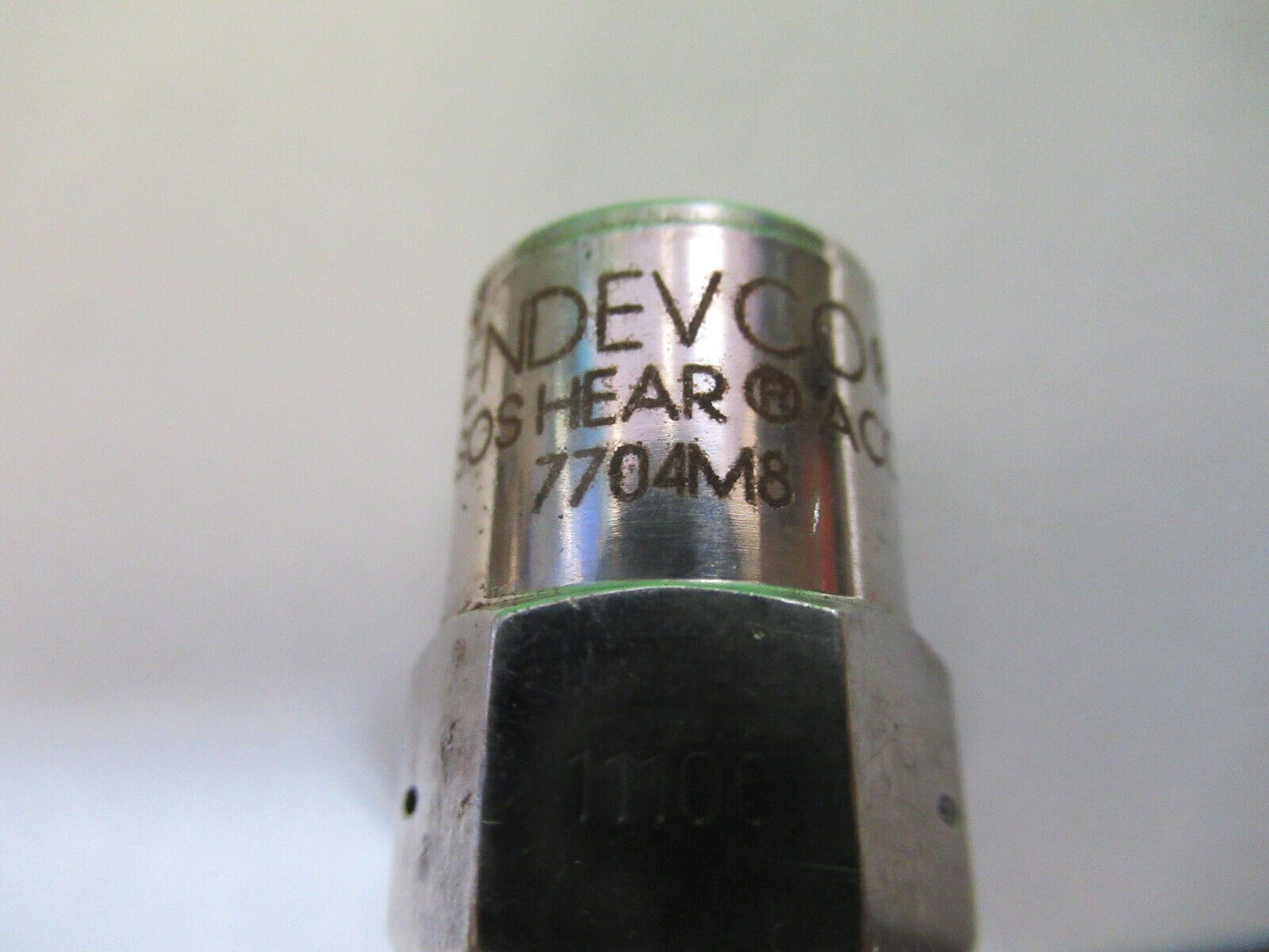 MEGGITT ENDEVCO 7704M8 RARE ACCELEROMETER SENSOR VIBRATION TEST AS PIC &Z5-A-01