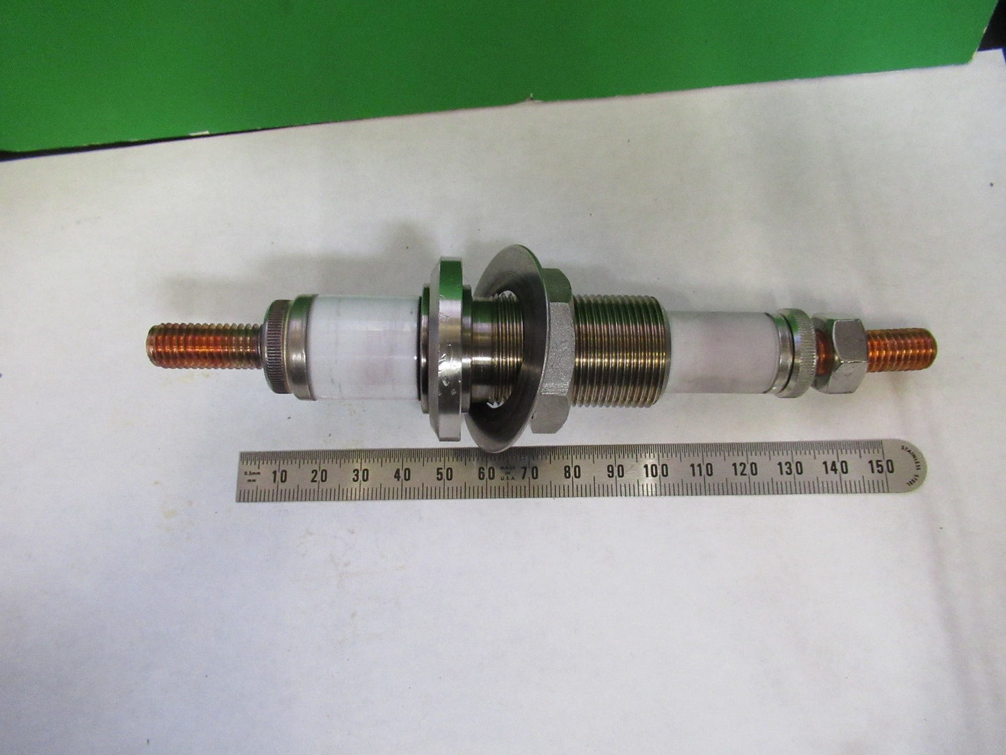 EDWARDS VACUUM POWER ELECTRIC FEEDTROUGH AS PICTURED T2-A-22