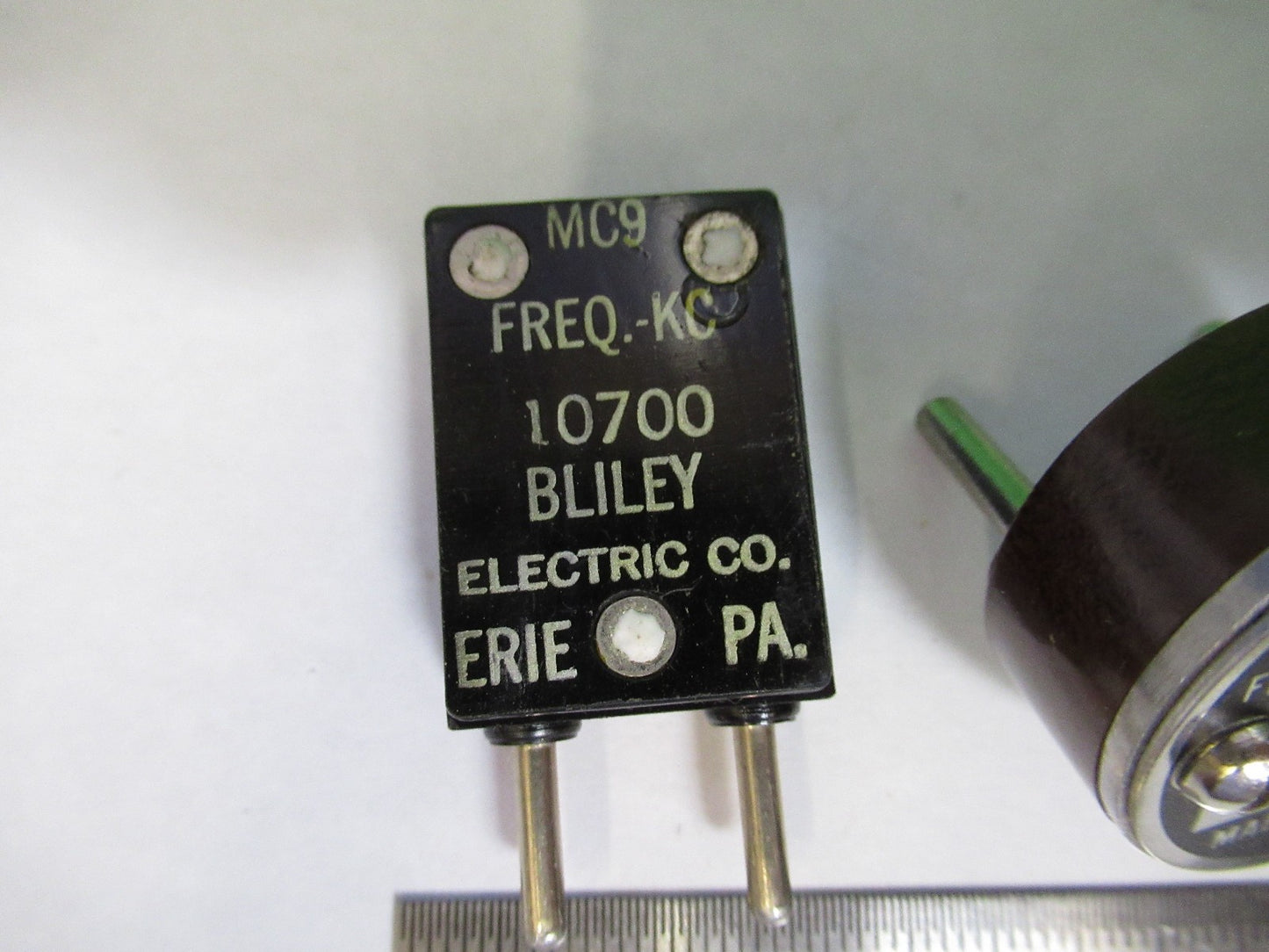 ANTIQUE BLILEY XTAL QUARTZ CRYSTAL FREQUENCY CONTROL RADIO AS PICTURED T6-B-45