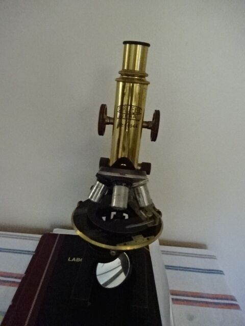 MICROSCOPE CARL ZEISS GERMANY ANTIQUE BRASS WITH 4 OBJECTIVES OPTICS AS IS #LOB