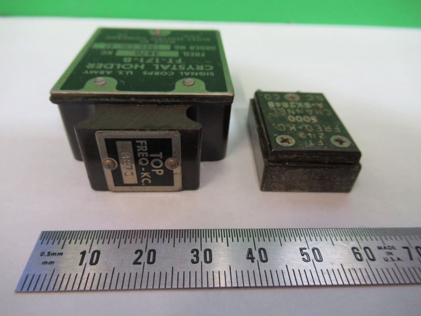 ANTIQUE BLILEY XTALS QUARTZ CRYSTAL FREQUENCY CONTROL RADIOA AS PICTURED T6-B-37