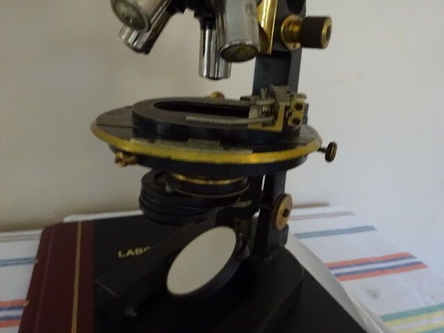 MICROSCOPE CARL ZEISS GERMANY ANTIQUE BRASS WITH 4 OBJECTIVES OPTICS AS IS #LOB