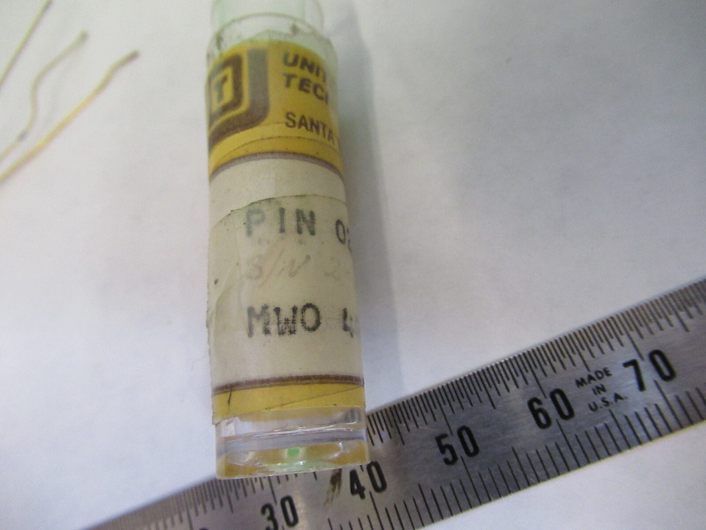 UNITED TECHNOLOGIES SILICON PHOTODIODE PIN 020A SENSOR LIGHT AS PICTURED S1-B-02