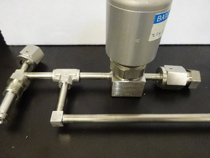 FOR PARTS SWAGELOK ASSEMBLY VALVE marked bad FITTINGS OK SOLD AS IS #TB-3