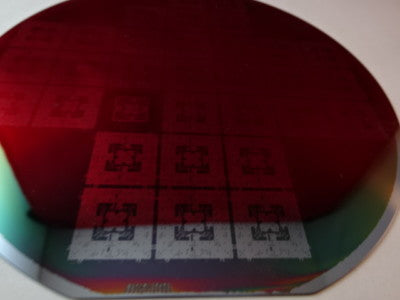 COLLECTABLE SEMICONDUCTOR WAFER SILICON WITH COMPONENTS NICE AS IS #83-A-24