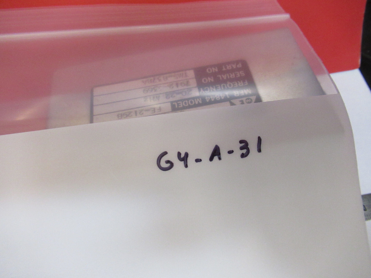 FREQUENCY ELECTRONICS QUARTZ OSCILLATOR FREQUENCY 20-22 MHz AS PICTURED G4-A-31