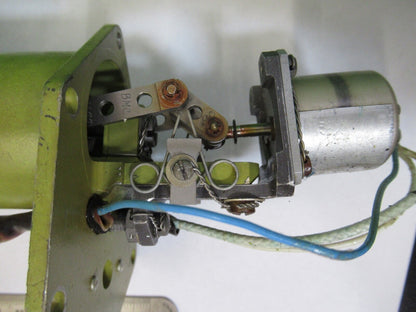 FOR PARTS SIKORSKY S1565-61879-5-N  RETAINER ASSEMBLY AS IS AS PICTURED  Q7-B-07