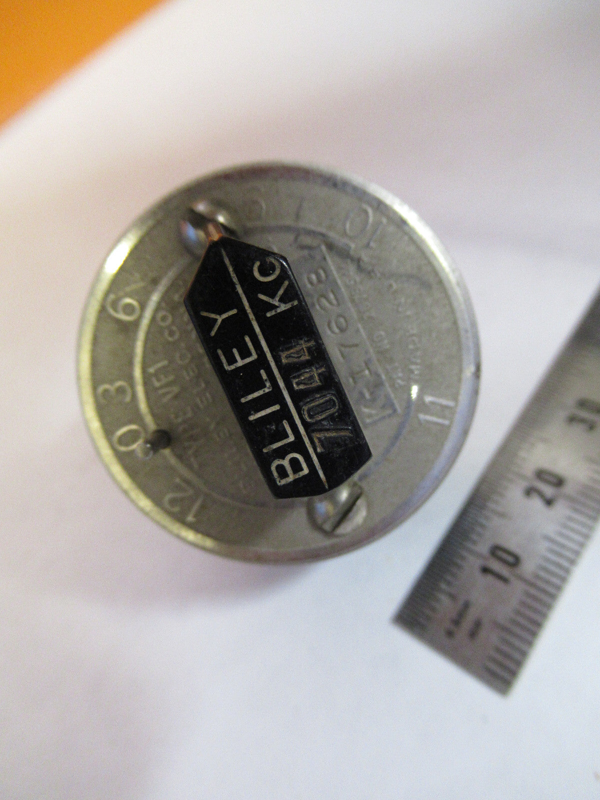 BLILEY RESONATOR QUARTZ CRYSTAL VF1 VARIABLE FREQUENCY AS PICTURED Y1-A-34