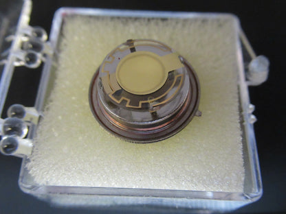 COLLECTABLE RARE PIEZO HEATED QUARTZ CRYSTAL UNKNOWN FREQUENCY AS PIC #FT-1-A-83