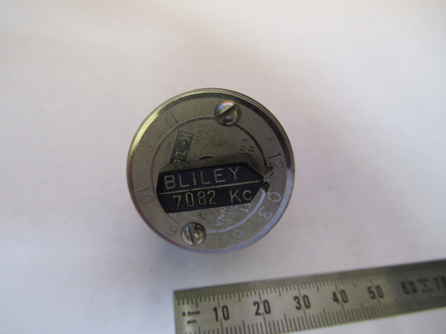 BLILEY RESONATOR QUARTZ CRYSTAL VF1 VARIABLE FREQUENCY AS PICTURED Y1-A-32