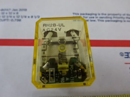 IDEC RELAY RH2B-UL ELECTRONIC CONTROL AS IS &X8-FW-04