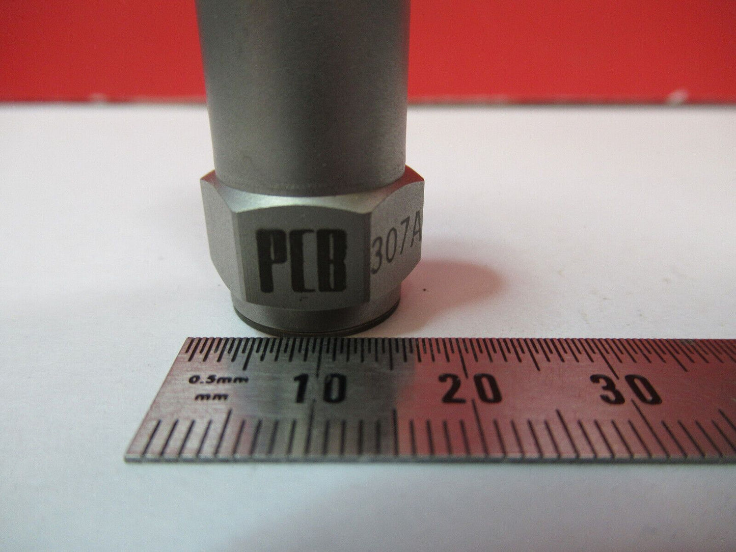 ACCELEROMETER PCB PIEZOTRONICS  307A VIBRATION SENSOR AS PICTURED F8-C-08