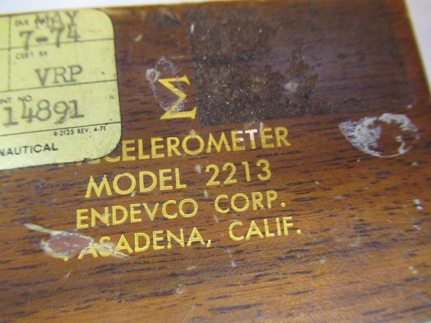 ENDEVCO 2213 UNIAXIAL ACCELEROMETER VIBRATION SENSOR AS PICTURED X6-A-33