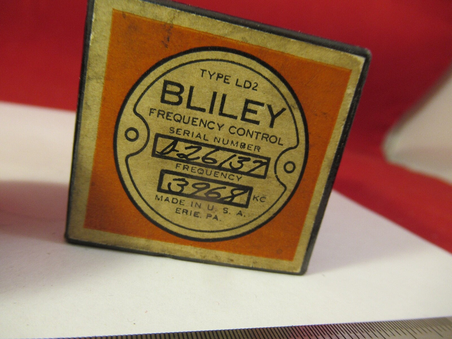 Vintage 1940's Quartz Crystal Bliley Electric Co. LD2 Frequency 1975.5 Kc + Box
