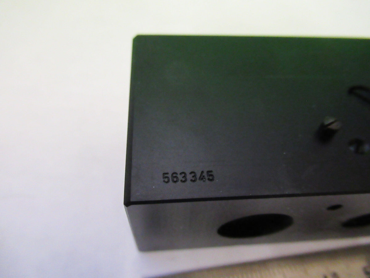 LEITZ WEZLAR 563345 IRIS ASSEMBLY OPTICS MICROSCOPE PART AS PICTURED 82-A-72