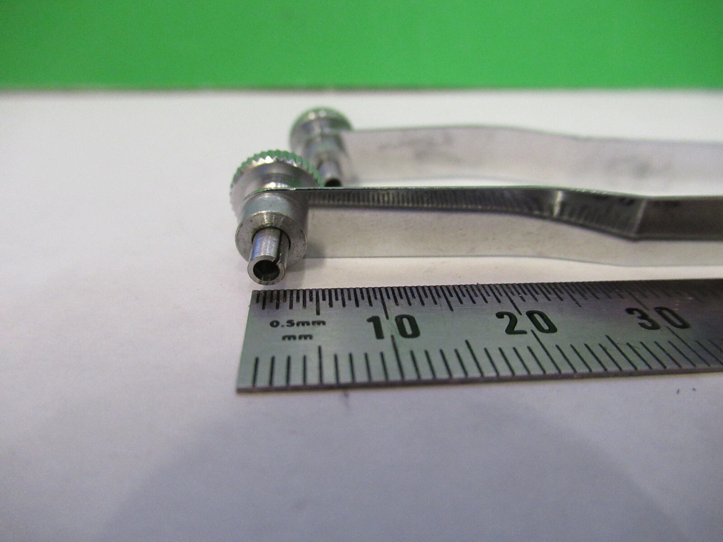 CARL ZEISS PAIR OF CLIPS STAGE MICROSCOPE PART AS PICTURED S1-B-74