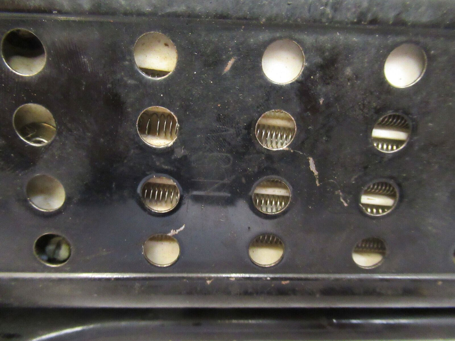 for parts ELECTRICAL MFG HEATER for  SINGER SWEING MACHINE AS PICTURED &R8-A-49