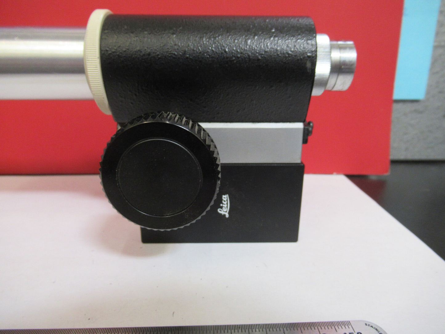 LEICA MICROSCOPE PART STAGE + OBJECTIVE AND EYEPIECE  AS PICTURED 6V-FT-80