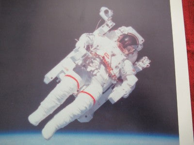 COLLECTABLE PRINT ASTRONAUT FLOATING IN PACE NASA VINTAGE REPRODUCTION &BLI
