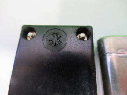 ANTIQUE MOTOROLA QUARTZ CRYSTAL FREQUENCY CONTROL RADIO AS PICTURED T6-B-41