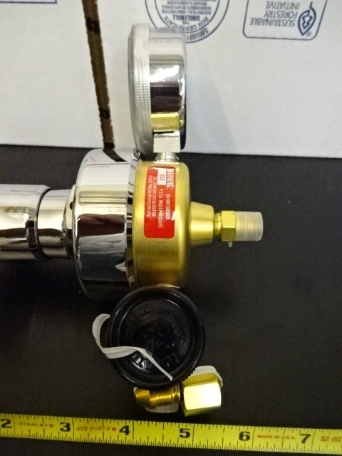MATHESON MANOMETER REGULATOR VALVE GAS PROCESS CONTROL AS IS #78-01