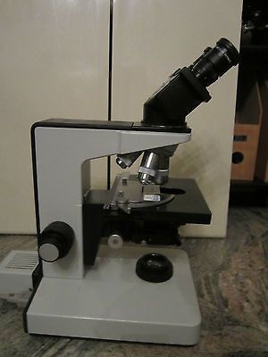 LEITZ MICROSCOPE LABORLUX 12 OPTICS 4 OBJECTIVES POWER UP AND OPERATES OK